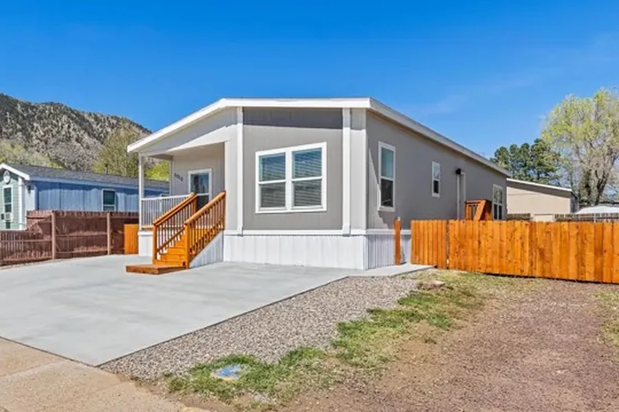 Close front view of the home at 5010 E Dean Ave
